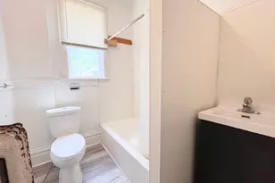 216 E South St, Woodstock, IL 60098 - Photo 6