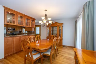 9227 Merrill Ave, Morton Grove, IL 60053 - Photo 12