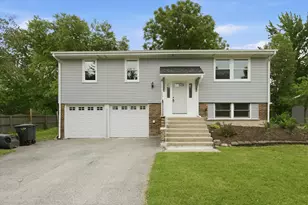 7931 W Laurel Dr, Frankfort, IL 60423 - Photo 2