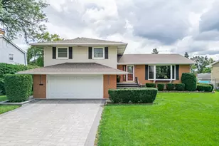 4506 Magnolia Dr, Rolling Meadows, IL 60008 - Photo 2