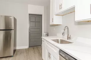 2724 W Rosemont Ave, Chicago, IL 60659 - Photo 4