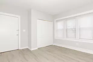 2724 W Rosemont Ave, Chicago, IL 60659 - Photo 2