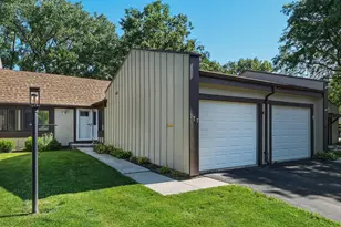 177 Cascade Dr, Indian Head Park, IL 60525 - Photo 2