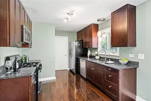 22 Forest Ln, Elk Grove Village, IL 60007 - Photo 10