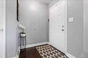 22 Forest Ln, Elk Grove Village, IL 60007 - Photo 2