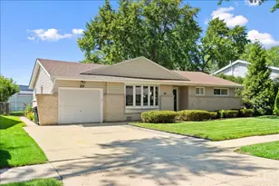 22 Forest Ln, Elk Grove Village, IL 60007 - Photo 1