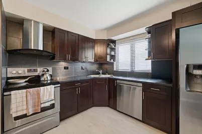 9331 Landings Lane #305, Des Plaines, IL 60016 - Photo 8