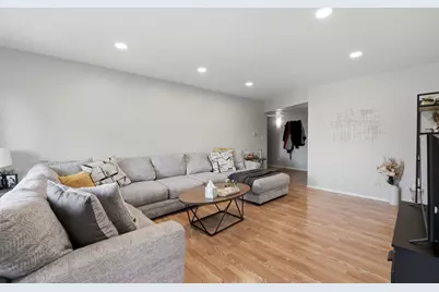9331 Landings Lane #305, Des Plaines, IL 60016 - Photo 4