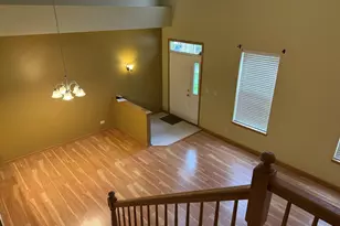 2261 Barrington Dr E, Aurora, IL 60503 - Photo 6
