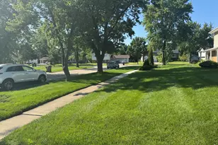 2010 Carleton Rd, Hoffman Estates, IL 60169 - Photo 20