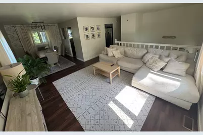 2010 Carleton Road, Hoffman Estates, IL 60169 - Photo 8