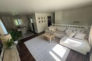 2010 Carleton Rd, Hoffman Estates, IL 60169 - Photo 8