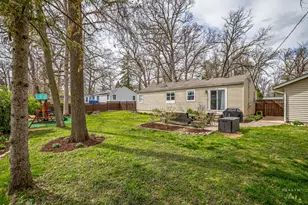 8911 Pine Ave, Wonder Lake, IL 60097 - Photo 20