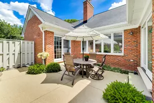 1819 N Normandy Ct, Arlington Heights, IL 60004 - Photo 32