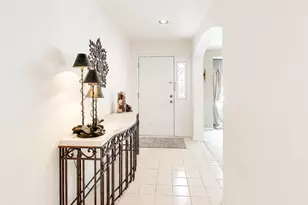 1819 N Normandy Ct, Arlington Heights, IL 60004 - Photo 4