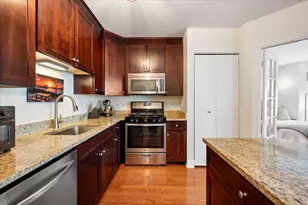 33 W Ontario St, Chicago, IL 60654 - Photo 10