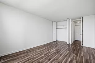 655 W Irving Park Rd, Chicago, IL 60613 - Photo 8