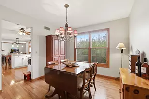 637 N Lyle Ave, Elgin, IL 60123 - Photo 10