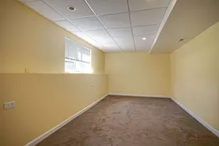 2382 N Quaker Hollow Ln, Round Lake Beach, IL 60073 - Photo 22
