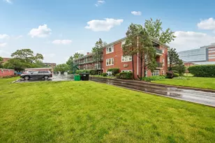 1855 Parkside Dr, Park Ridge, IL 60068 - Photo 2