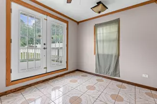 1072 N Highland Ave, Aurora, IL 60506 - Photo 6