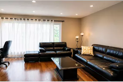 4639 Howard Street, Skokie, IL 60076 - Photo 2