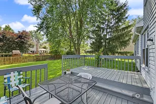 392 Basswood Ct, Carol Stream, IL 60188 - Photo 20