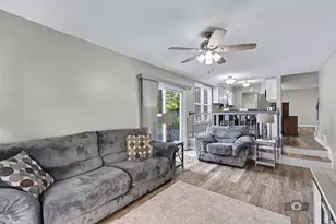 392 Basswood Ct, Carol Stream, IL 60188 - Photo 12