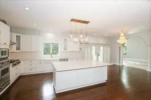 5N523 E Lakeview Cir, Saint Charles, IL 60175 - Photo 12