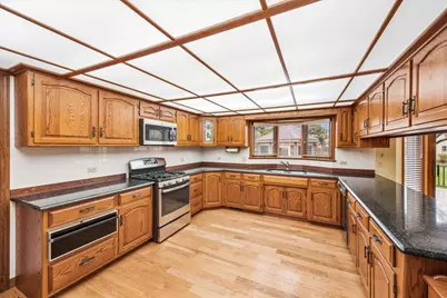 6037 Dunham Road, Downers Grove, IL 60516 - Photo 14