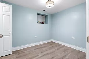 327 S Richmond St, Chicago, IL 60612 - Photo 8