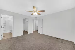 911 Charlton Ln, Naperville, IL 60563 - Photo 6