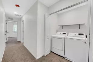 911 Charlton Ln, Naperville, IL 60563 - Photo 4