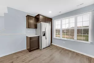 911 Charlton Ln, Naperville, IL 60563 - Photo 26