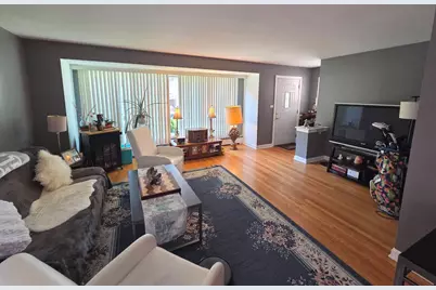 6159 N Meade Avenue, Chicago, IL 60646 - Photo 2