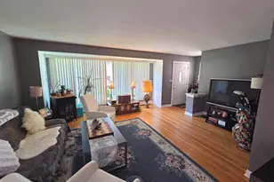 6159 N Meade Ave, Chicago, IL 60646 - Photo 2