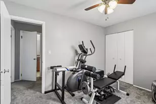 664 Claridge Cir, Hoffman Estates, IL 60169 - Photo 24