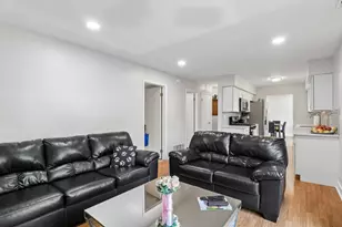 664 Claridge Cir, Hoffman Estates, IL 60169 - Photo 8