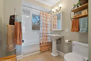 9435 Central Park Ave, Evanston, IL 60203 - Photo 32