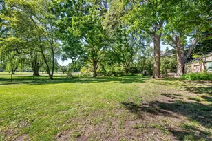 1360 Sunview Ln, Winnetka, IL 60093 - Photo 4