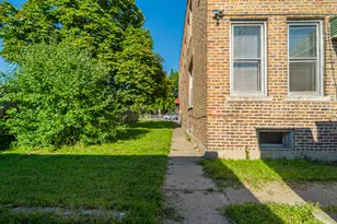 13351 S Baltimore Ave, Chicago, IL 60633 - Photo 8