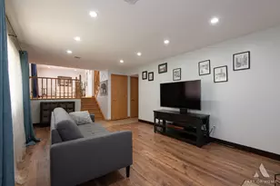 8140 W 91st St, Hickory Hills, IL 60457 - Photo 12
