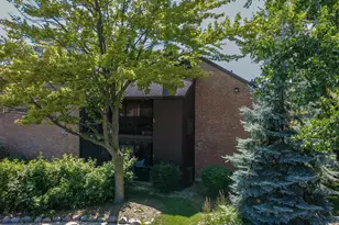 740 Saint Andrews Ln, Crystal Lake, IL 60014 - Photo 10