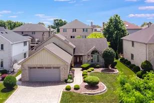 9033 Christina Dr, Hickory Hills, IL 60457 - Photo 1