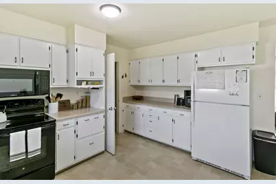 1870 Elizabeth Lane, Aurora, IL 60505 - Photo 6