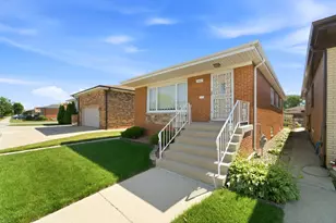 11607 S Ave J, Chicago, IL 60617 - Photo 2