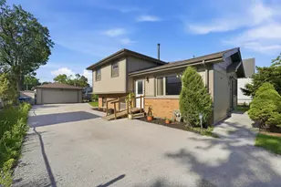 7046 W 72nd Pl, Chicago, IL 60638 - Photo 6