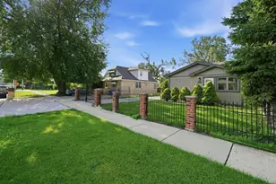 7046 W 72nd Pl, Chicago, IL 60638 - Photo 4
