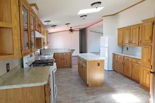 746 Mallard Cir, Sandwich, IL 60548 - Photo 2