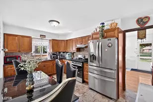 600 W Bob O Link Rd, Mount Prospect, IL 60056 - Photo 2